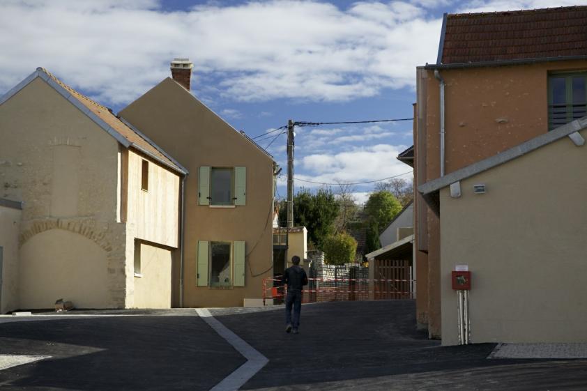 2_guer-_entree_parking.jpg