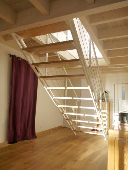 une cage de lumière et de bois