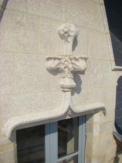 Granit taillé pour ce fronton