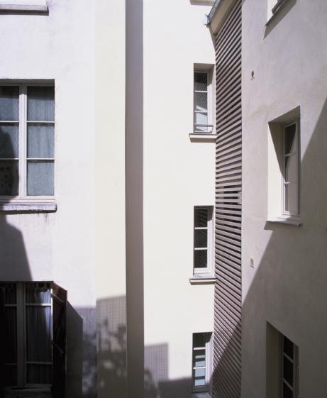 04_facade_sur_cour_site.jpg