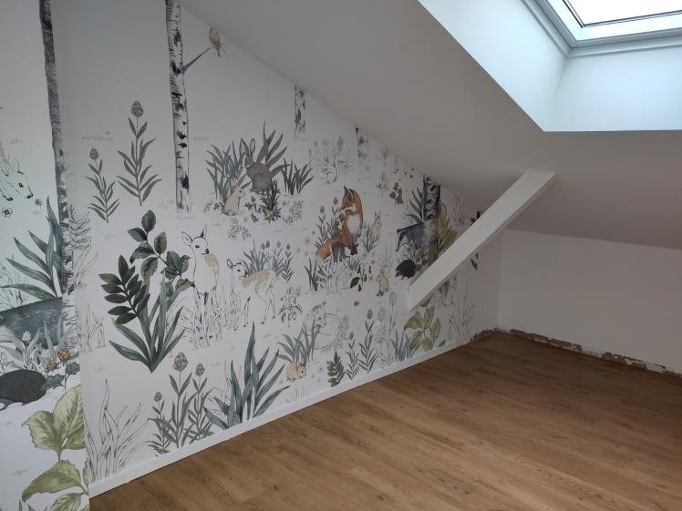 Une chambre d'enfant lumineuse