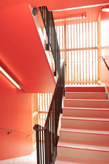 logt_fosses_photo_escalier_interieur.jpg