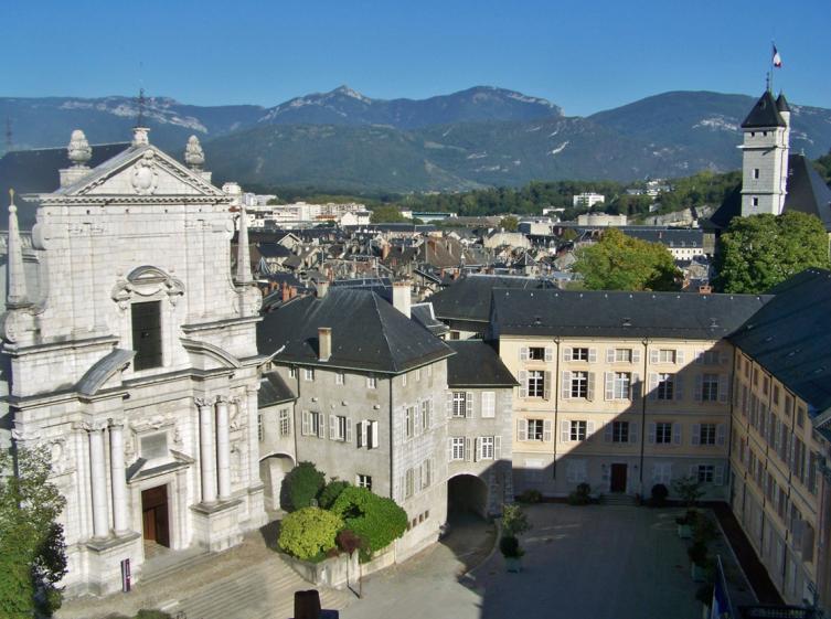 chateau_des_ducs_de_savoie_-_chambery.jpg