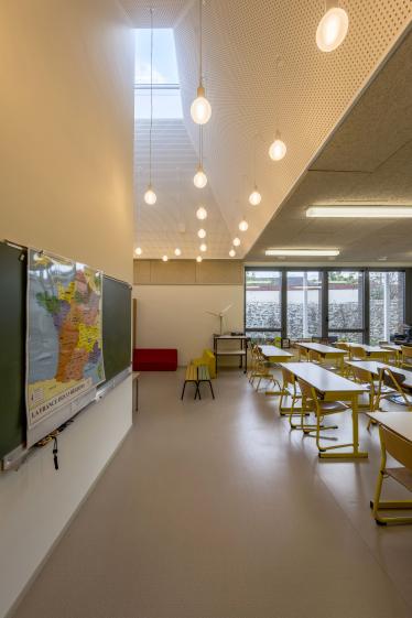 Salle de classe - puit de lumière