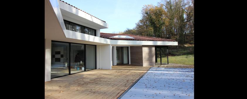 Villa de luxe à casquette béton