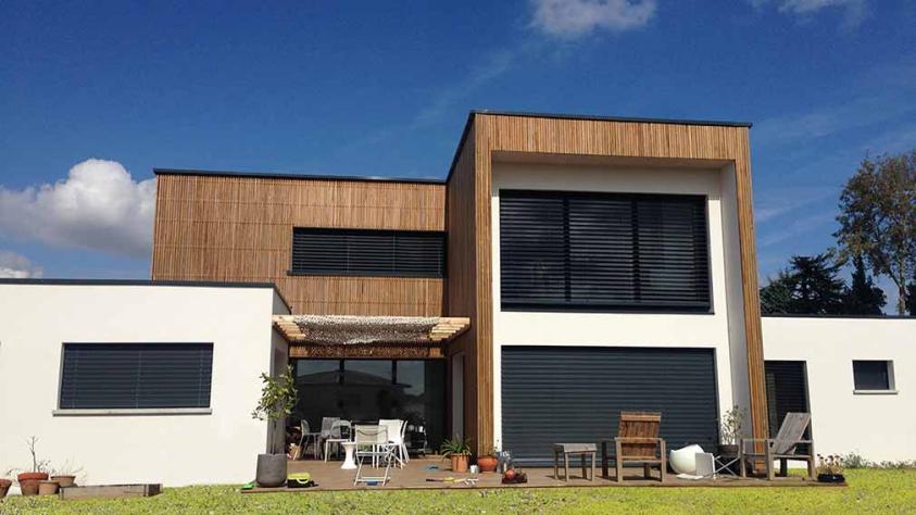 toulouse-maison-bbc-bois-toitures-vegetalisees-1.jpg