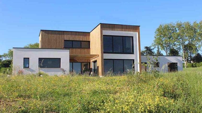 toulouse-maison-bbc-bois-toitures-vegetalisees-2.jpg