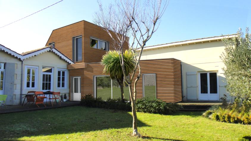 17.16-casahelp-villenave-00.jpg