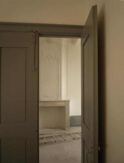 _duru_girard_photo_niv2_travee_sud_chemineedetail.jpg