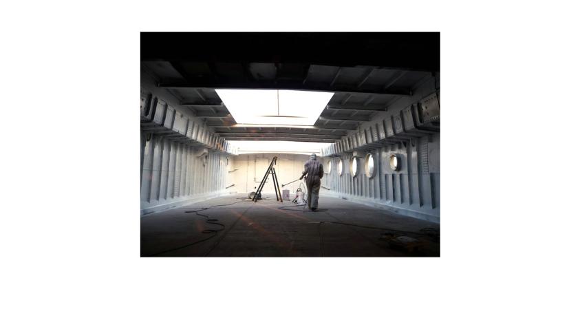 Phase chantier - mise en peinture de la coque pour limiter la condensation
