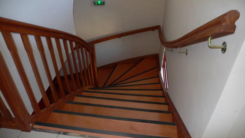 escalier-interieur.jpg