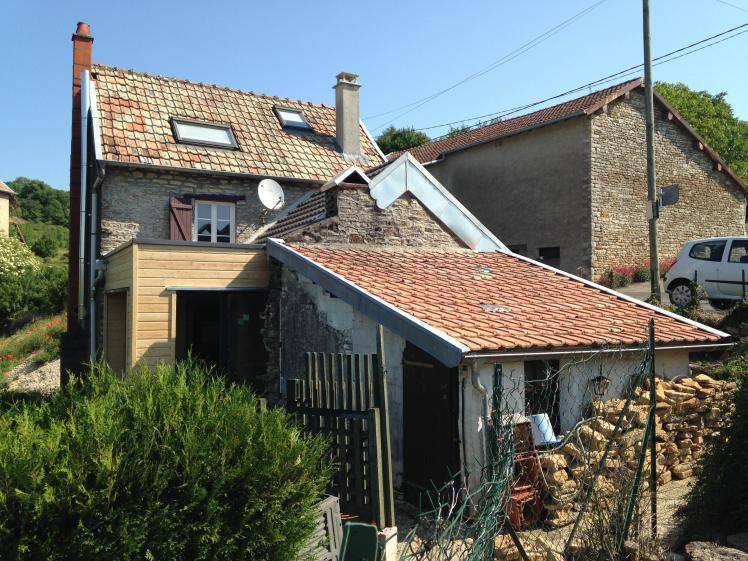 Arrière de la maison constituée de plusieurs corps de bâtiment