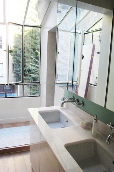 salle_de_bain_avec_verriere.jpg