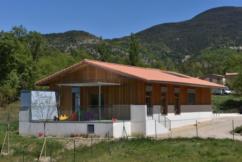 Située dans la vallée de l'Asse à l'arrière de la mairie de Beynes, la micro-crè