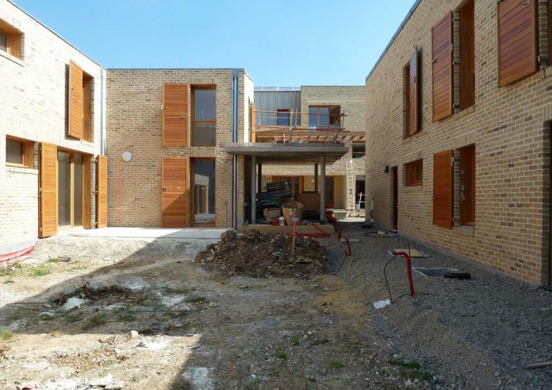 08-_jardin_des_maisons_et_vue_vers_la_venelle.jpg