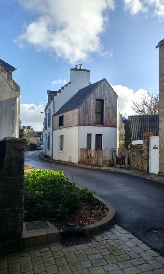 vue_rue_large_angle.jpg