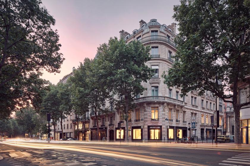 Steinway & Sons Showroom - Façade