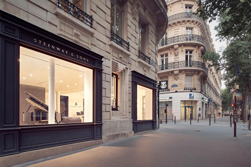 Steinway & Sons Showroom - Façade