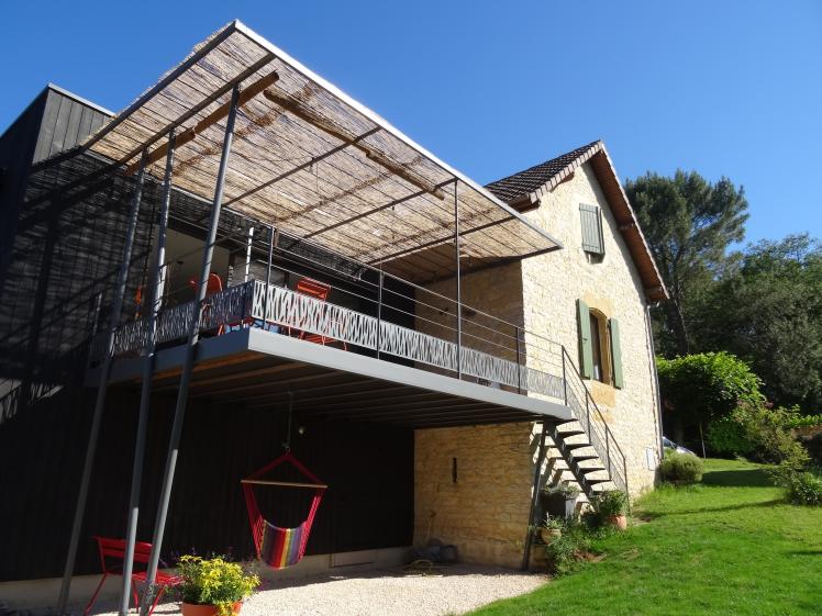 Façade sud terrasse et pergola