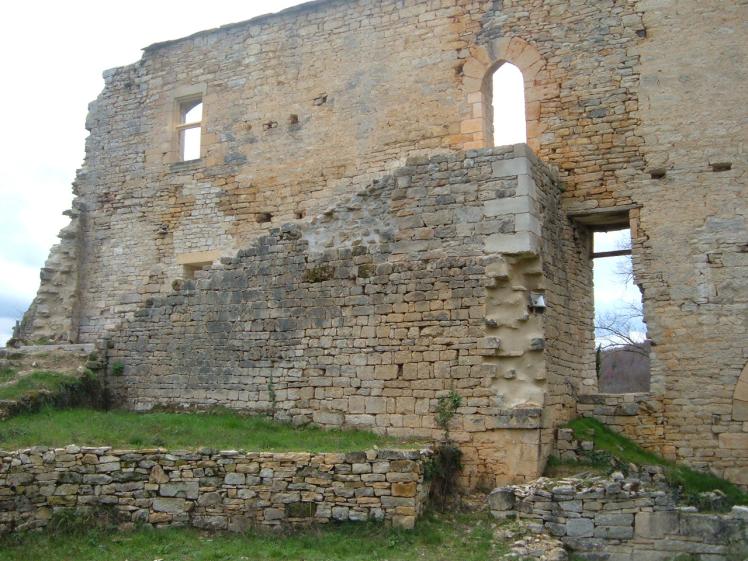 Reprises de maçonnerie sur l'escalier du cloître