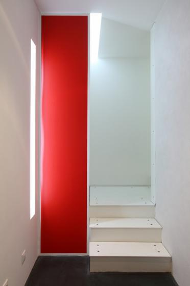 05_img_7403red.jpg