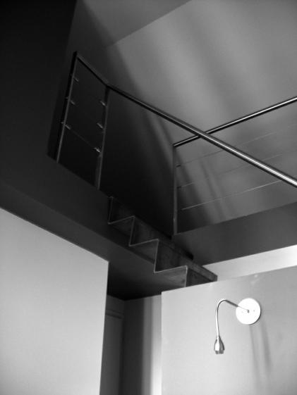 escalier_mezzanine_autre_vue.jpg