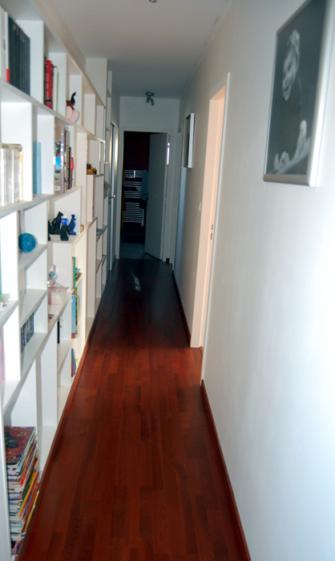 juv_bibliocorridor.jpg