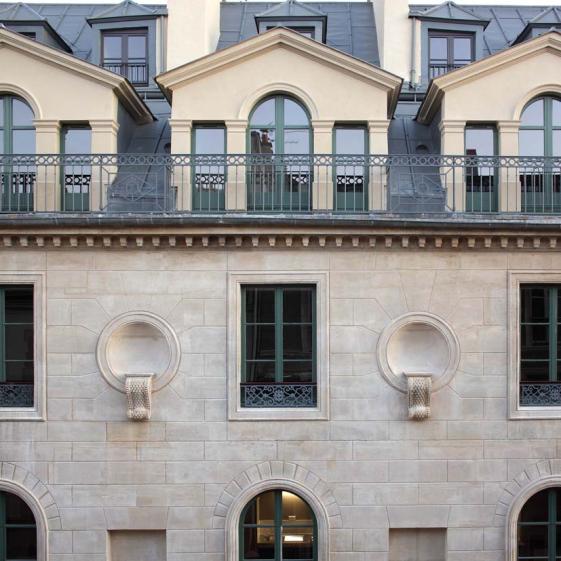 Immeuble 4,rue d'Aboukir - Vue des lucarnes après travaux
