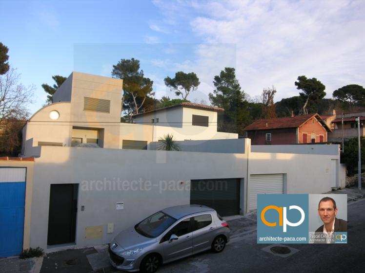 maison-contemporaine-marseille-8e-petit-terrain-03.jpg
