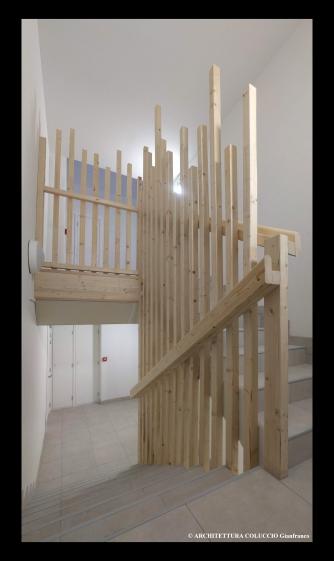 Garde-corps bois d'une cage d'escalier