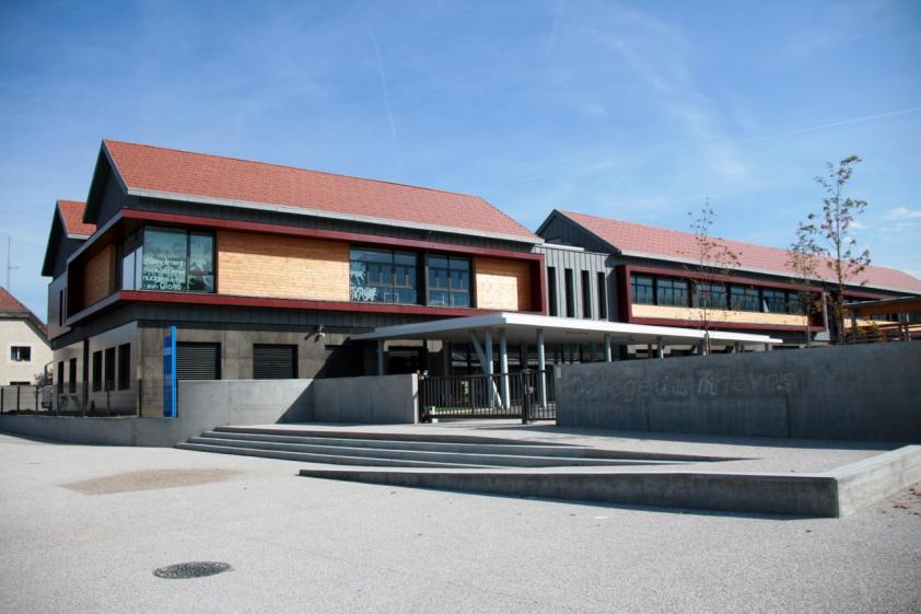 Enseignement, façade - Collège du Trièves à Mens