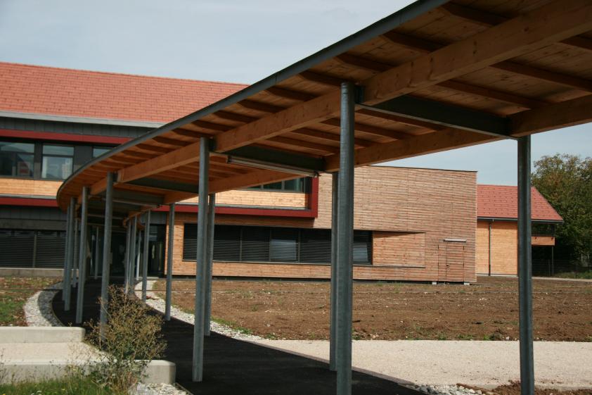 Détail cheminement abrité - Collège du Trièves à Mens
