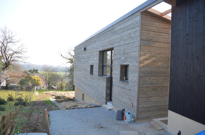 Vue de la façade Nord-Ouest de la maison.