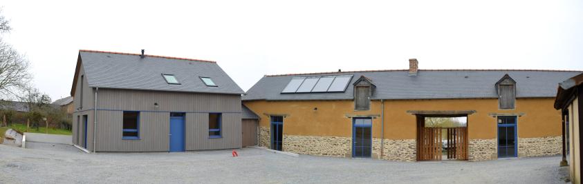 Panorama de la cour.