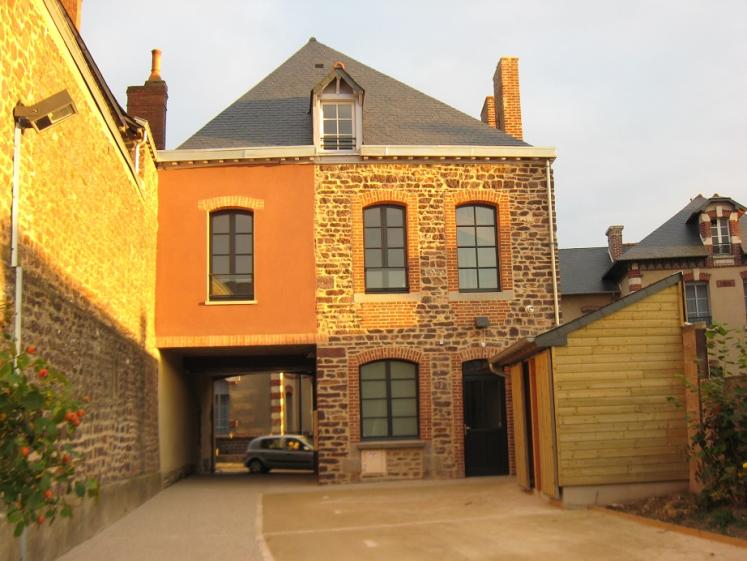 Cour plein soleil