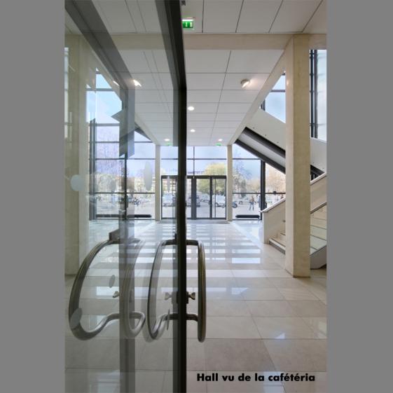 hall_vu_de_la_cafeteria.jpg