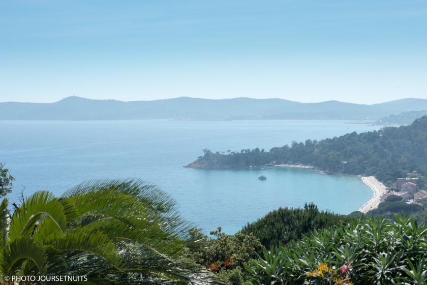 Villa F Cap Nègre , Le Lavandou, Var.             photo: Jours&Nuits