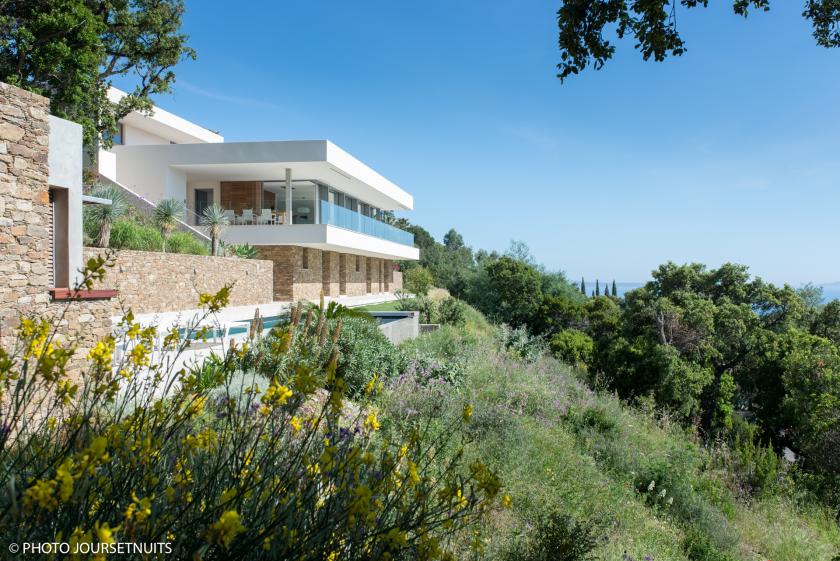Villa F Cap Nègre , Le Lavandou, Var.             photo: Jours&Nuits