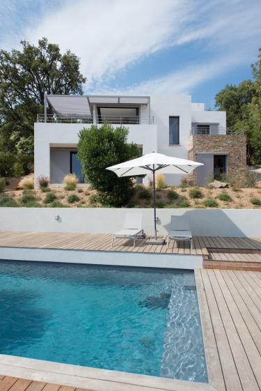 Villa FD « Sur la Corniche », Le Lavandou, Var.       photo: Jours&Nuits