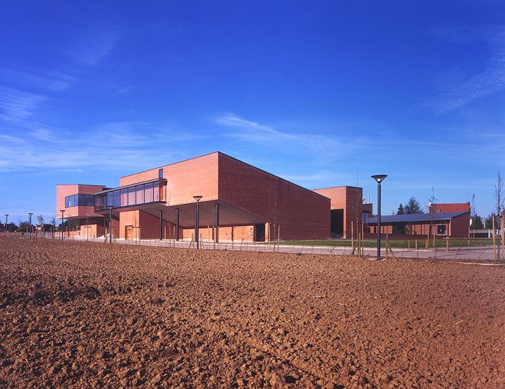 FACULTE DES SPORTS - LIEVIN : tranche 1 - vue nord/est