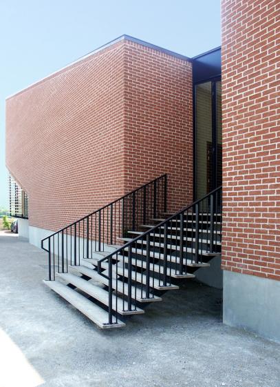 FACULTE DES SPORTS - LIEVIN : tranche 2 - accès jardin depuis la galerie