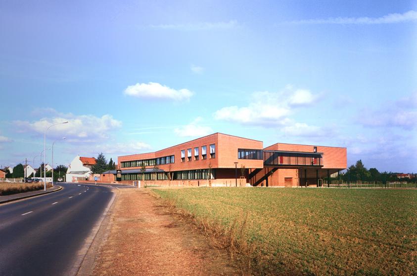 FACULTE DES SPORTS - LIEVIN : tranche 1 - vue est chemin du Marquage