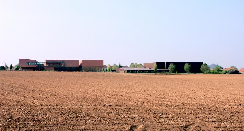 GYMNASE ET CENTRE DE RECHERCHE DE LA FACULTE DES SPORTS - LIEVIN: skyline