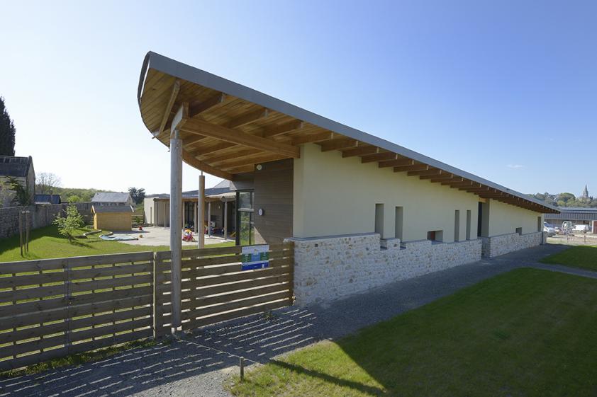 gennes_-_facade_ouest.jpg