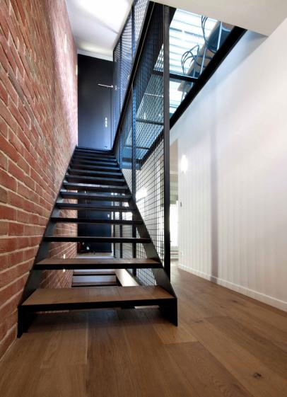 Maison de style industriel - escalier acier et bois