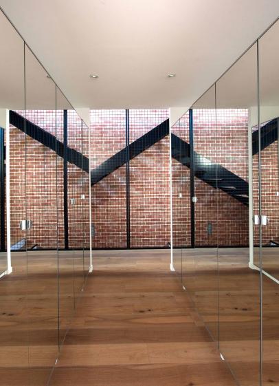 Maison de style industriel - dressing miroirs