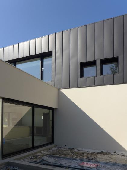 Maison contemporaine - orientation et gains énergétiques