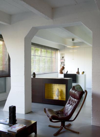 Vue vers la chambre. Bertrand Limbour photographe. Appartement T / ARCHI-V.O