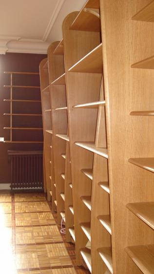 Ensemble de bibliothéque murales en bois blond. ARCHI-V.O