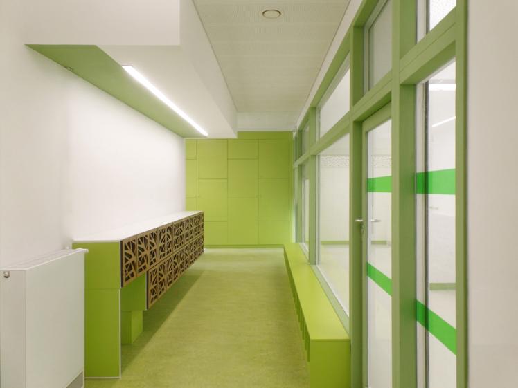Salle de la halte garderie (vestiaire)- *Photos : aHa